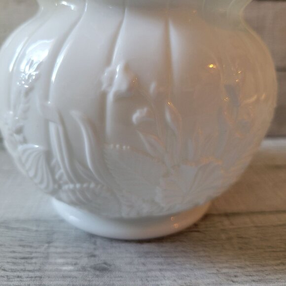 Vintage Fenton Ruffled White Milk Glass Vase With Floral Embossed Design - Picture 3 of 7
